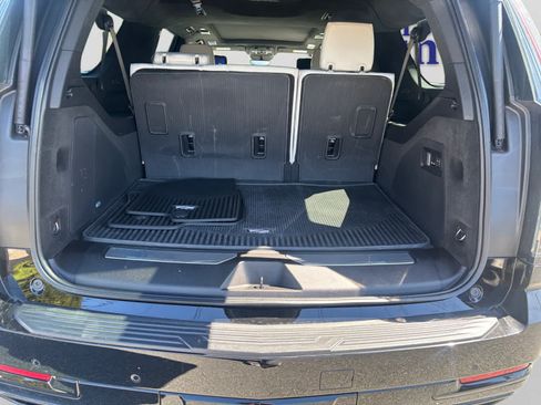 Used 2025 Cadillac Escalade ESV Sport Platinum AWD/4WD image 8