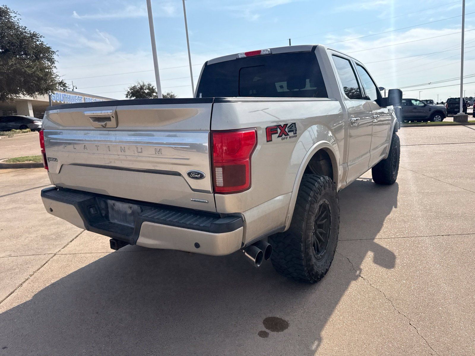 Used 2018 Ford F150 Platinum w/ Equipment Group 701A Luxury AWD/4WD image 7