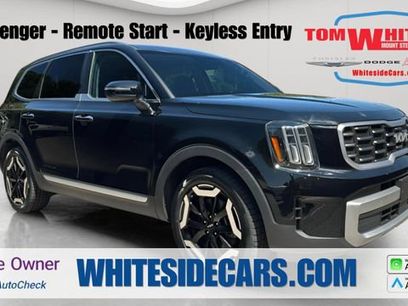Used 2023 Kia Telluride S w/ S Sunroof Package