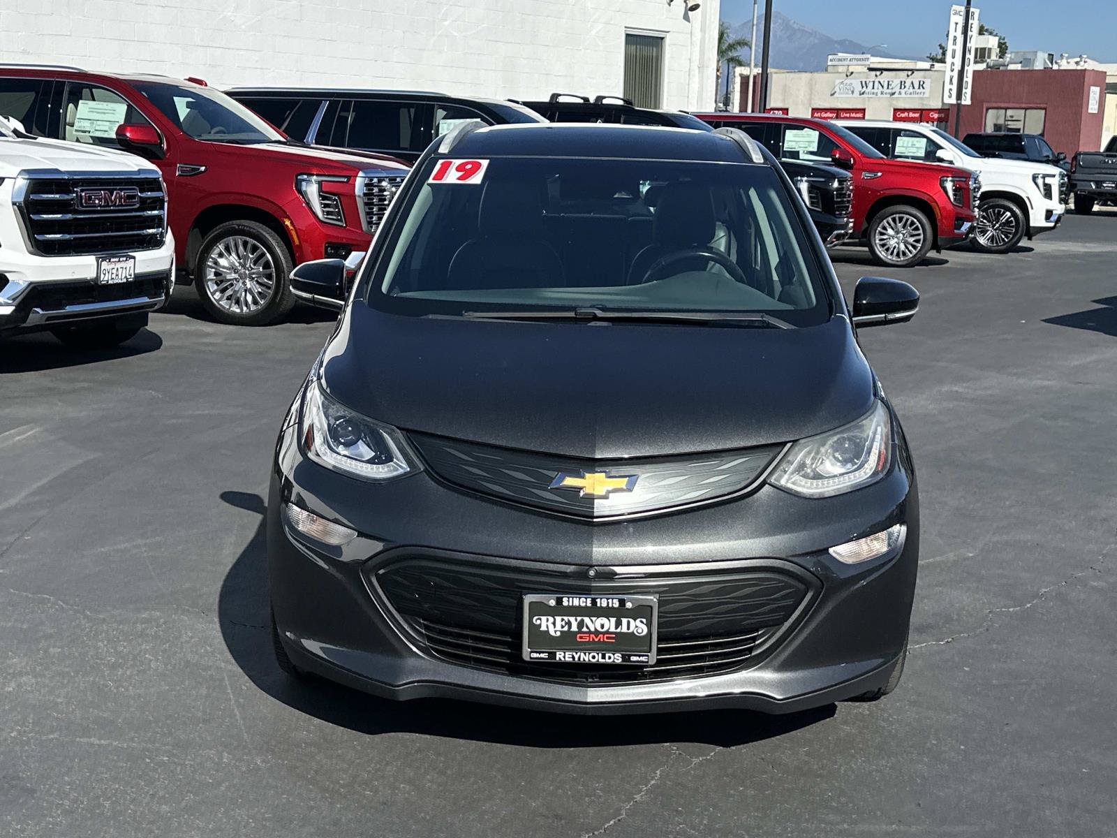 Used 2019 Chevrolet Bolt Premier w/ Infotainment Package FWD image 2