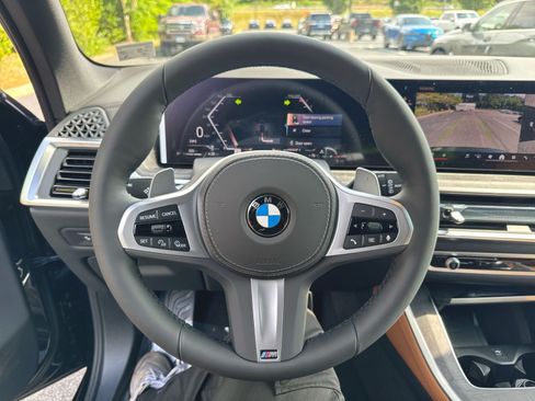New 2026 BMW X5 xDrive40i w/ M Sport Package AWD/4WD image 18