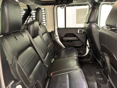 Used 2021 Jeep Wrangler Unlimited Sahara AWD/4WD image 16