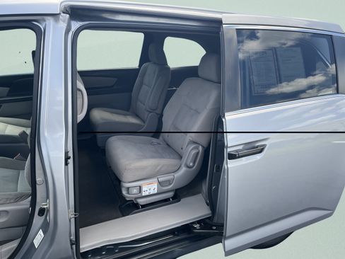 Used 2016 Honda Odyssey LX image 11