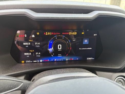 Used 2024 Chevrolet Colorado Trail Boss w/ Technology Package AWD/4WD image 3