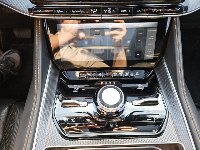 Used 2023 Jeep Grand Wagoneer Series III w/ Rear Seat Video Group 1 AWD/4WD image 20