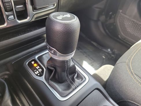 Certified 2025 Jeep Wrangler Unlimited Sahara AWD/4WD image 28