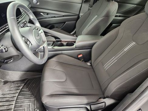 Used 2023 Hyundai Elantra SEL w/ Convenience Package FWD image 12