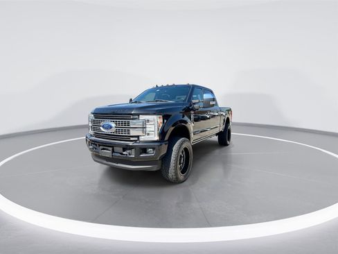 Used 2019 Ford F250 Platinum w/ Platinum Ultimate Package AWD/4WD image 4