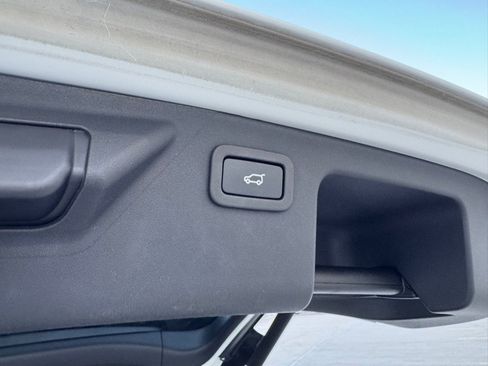 Used 2018 Land Rover Discovery Sport HSE image 27