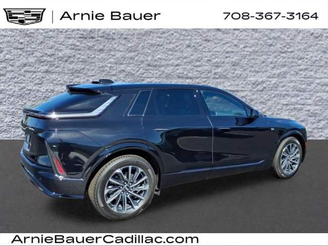 Used 2025 Cadillac Lyriq Sport AWD/4WD image 6