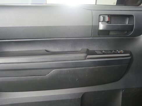 Used 2017 Toyota Tundra SR5 image 10