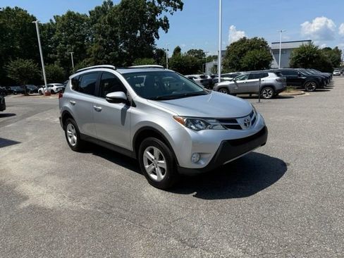 Used 2013 Toyota RAV4 XLE FWD image 2