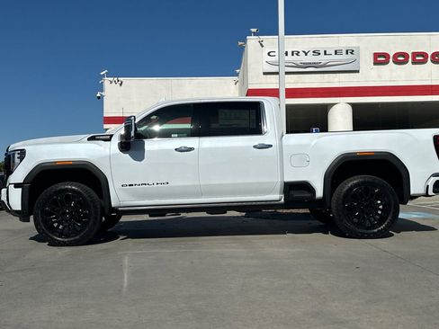 New 2026 GMC Sierra 2500 Denali Ultimate w/ LPO, Black Badging Package AWD/4WD image 3