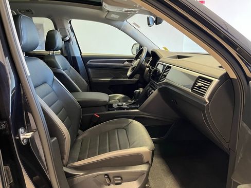 Used 2023 Volkswagen Atlas SEL Premium image 32