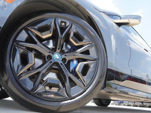 Used 2023 BMW iX M60 AWD/4WD image 11