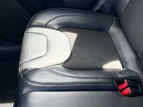 Used 2019 Jeep Cherokee Latitude Plus image 29