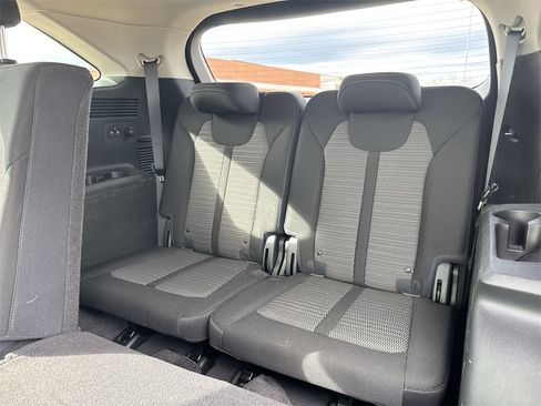 Used 2023 Kia Sorento LX image 30