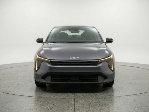 Used 2025 Kia K4 LXS image 2