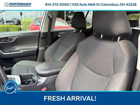 Used 2025 Toyota RAV4 LE AWD/4WD image 15