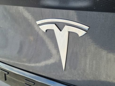 Used 2021 Tesla Model S Plaid image 5