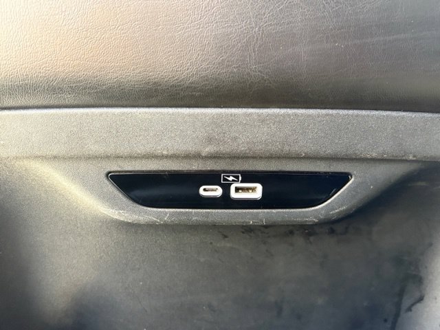 Used 2023 Chrysler Pacifica Touring-L FWD image 21