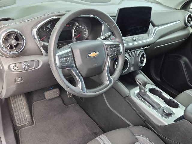 Used 2025 Chevrolet Blazer LT FWD image 10