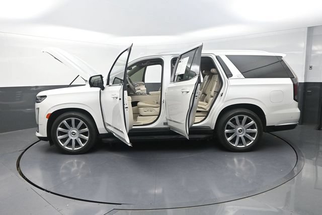 Used 2021 Cadillac Escalade Premium Luxury Platinum AWD/4WD image 35