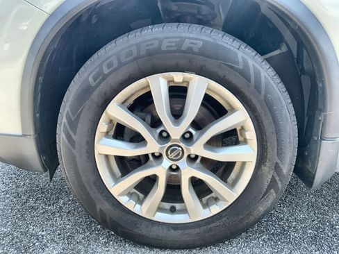 Used 2018 Nissan Rogue SV AWD/4WD image 18