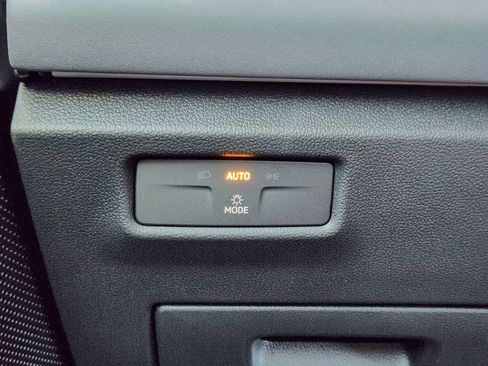 New 2026 Volkswagen Tiguan SE R-Line AWD/4WD image 12