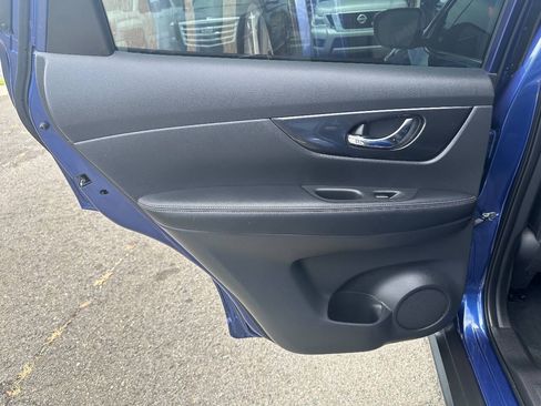 Used 2020 Nissan Rogue SV FWD image 7