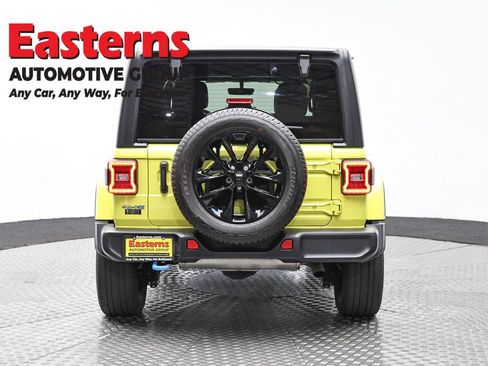 Used 2023 Jeep Wrangler Unlimited Sahara w/ Cold Weather Group image 6