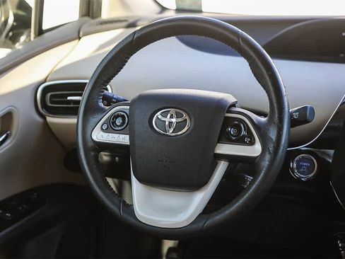 Used 2016 Toyota Prius Three image 12