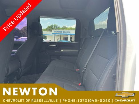 Used 2022 Chevrolet Silverado 2500 Custom w/ Custom Value Package AWD/4WD image 30