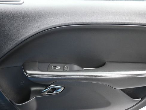Used 2016 Dodge Challenger SRT Hellcat RWD image 35