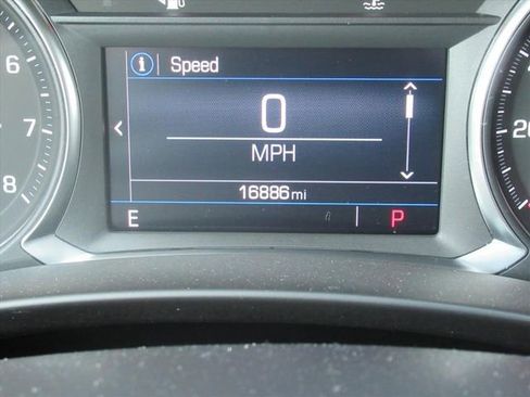 Used 2024 GMC Terrain SLE w/ Driver Convenience Package FWD image 27