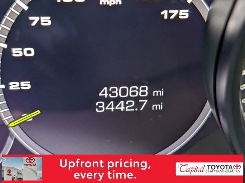 Used 2021 Porsche Cayenne E-Hybrid w/ Premium Plus Package AWD/4WD image 15