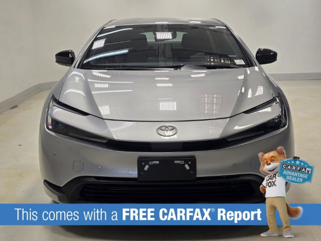 Used 2025 Toyota Prius LE FWD image 2