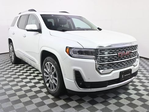 Used 2023 GMC Acadia Denali w/ Denali Ultimate Package AWD/4WD image 9