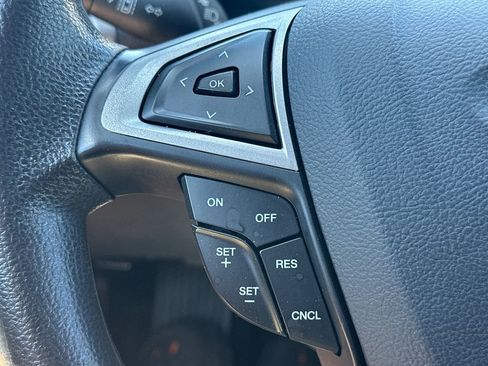 Used 2019 Ford Fusion SE FWD image 25