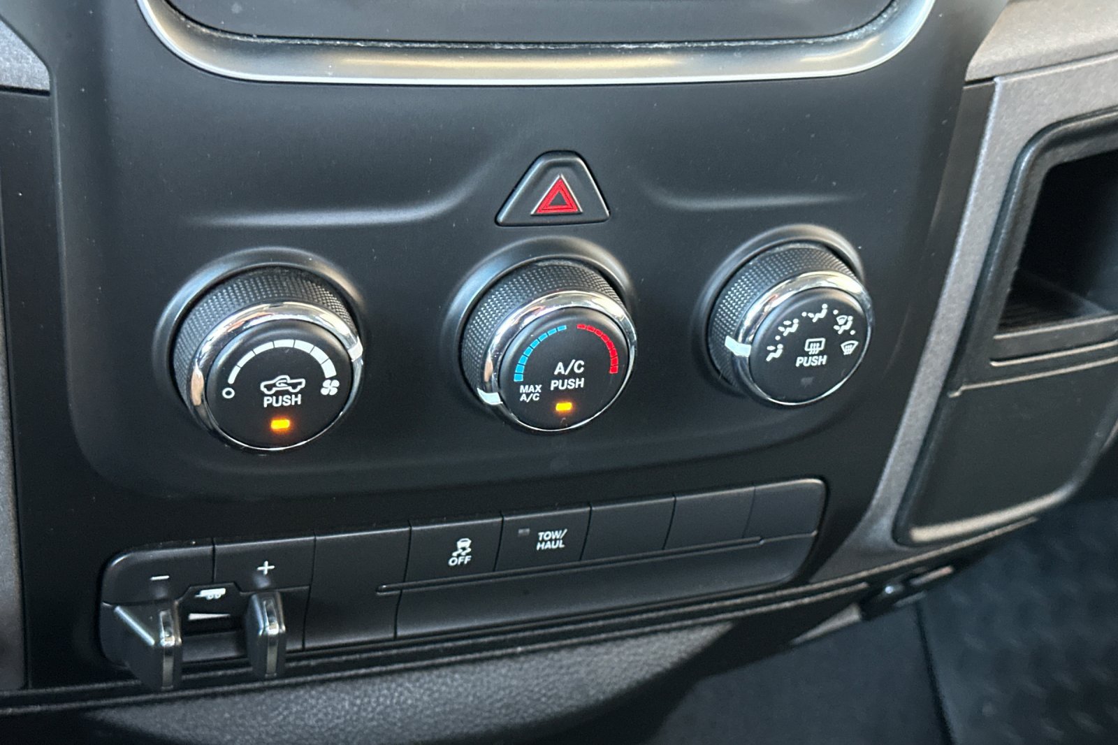 Used 2019 RAM 1500 Express AWD/4WD image 22