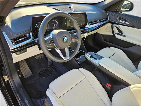 Used 2026 BMW X1 xDrive28i image 3