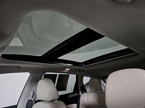 Used 2020 Nissan Murano SL w/ Moonroof Package image 15