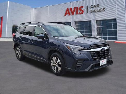 Used 2025 Subaru Ascent Premium AWD/4WD image 3
