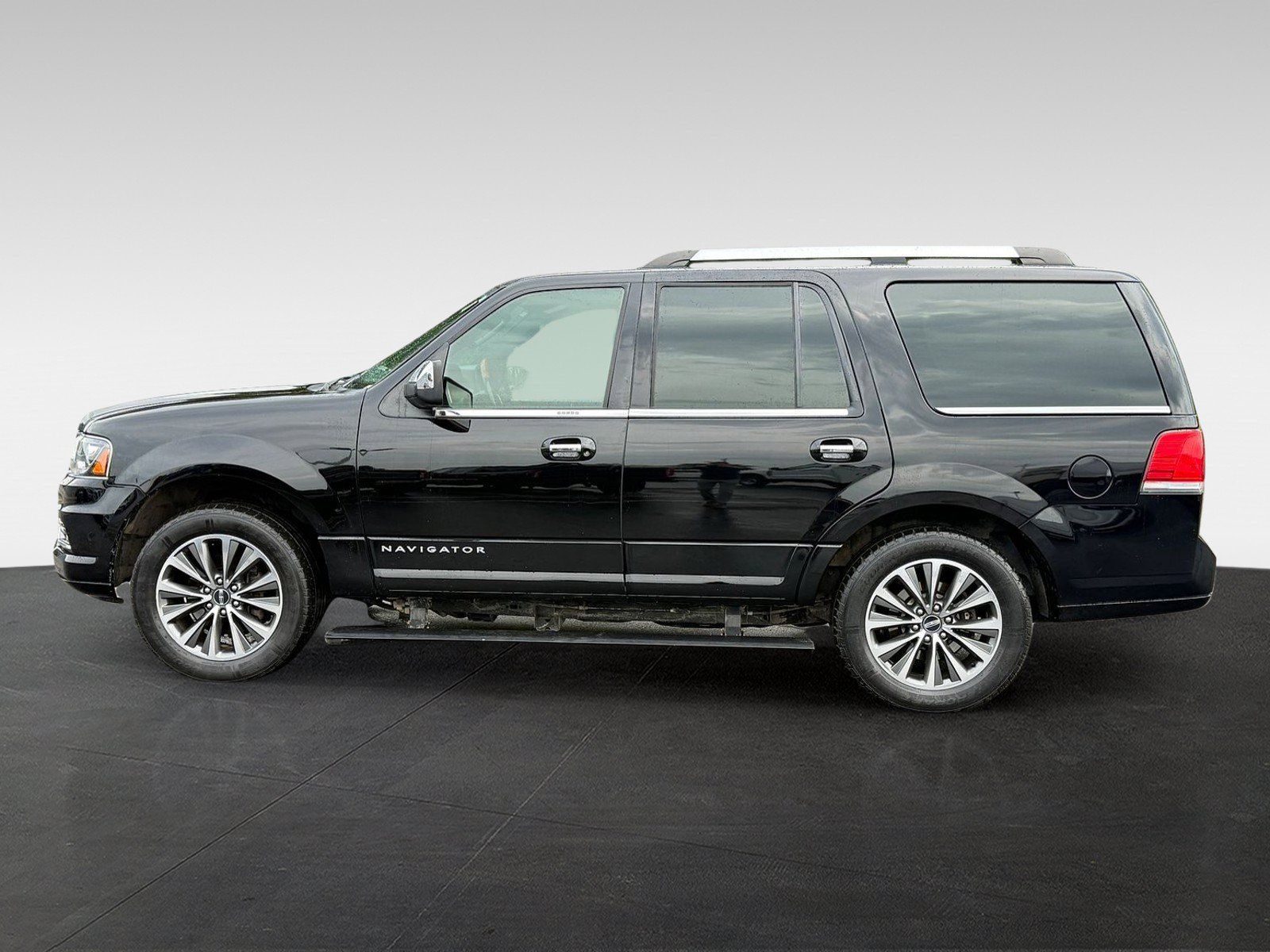 Used 2017 Lincoln Navigator Select AWD/4WD image 8
