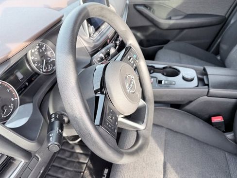 Certified 2022 Nissan Rogue SV image 16