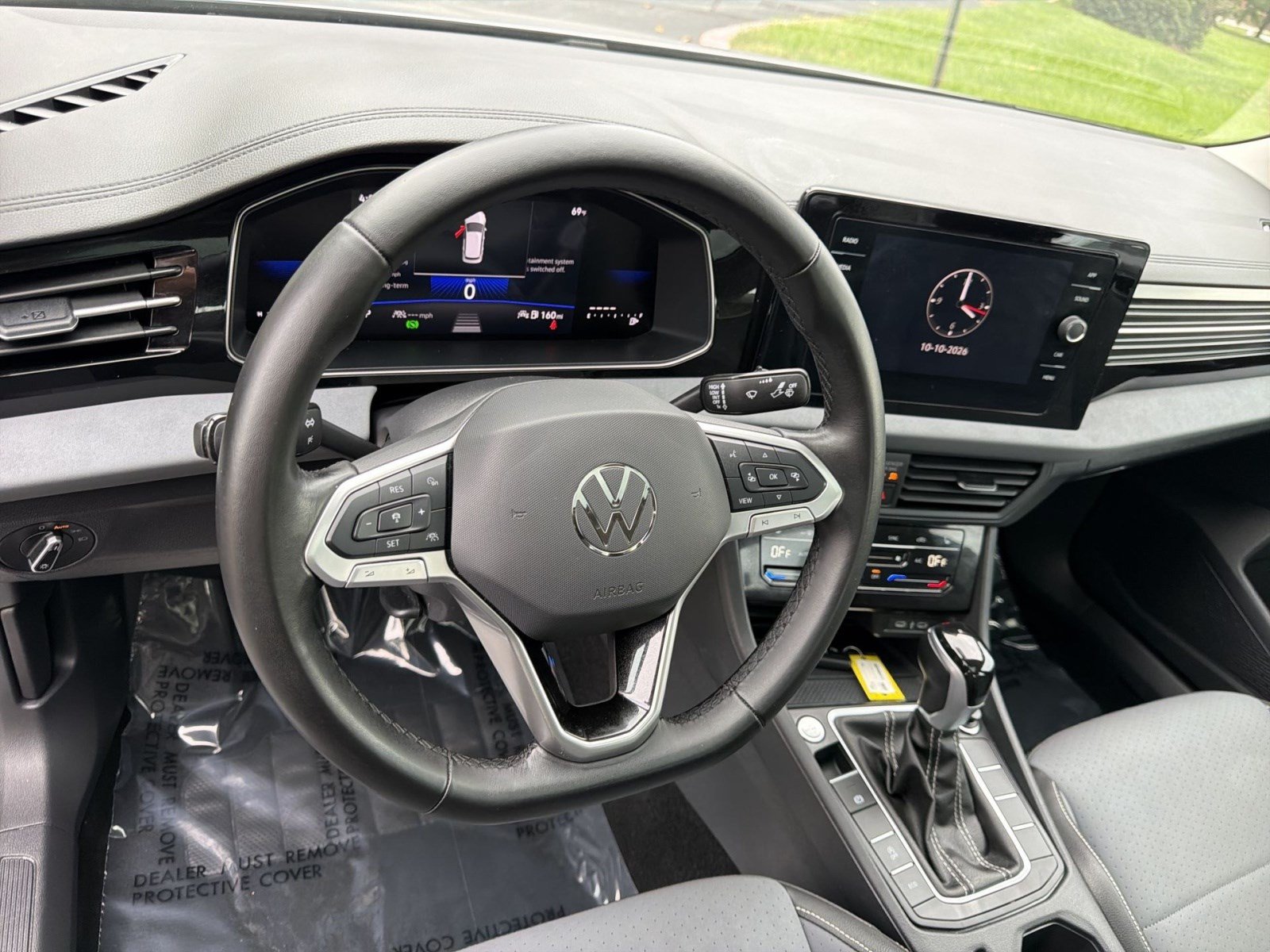 Used 2025 Volkswagen Jetta SE FWD image 15