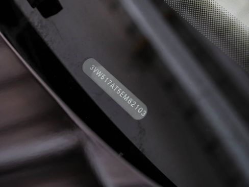 Used 2014 Volkswagen Beetle 1.8T image 42