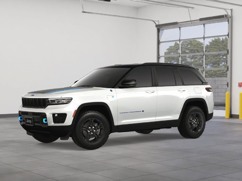 New 2024 Jeep Grand Cherokee Trailhawk w/ Advanced Protech Group II AWD/4WD image 2