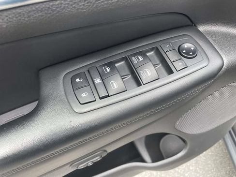 Used 2019 Jeep Grand Cherokee Limited w/ Luxury Group II AWD/4WD image 22