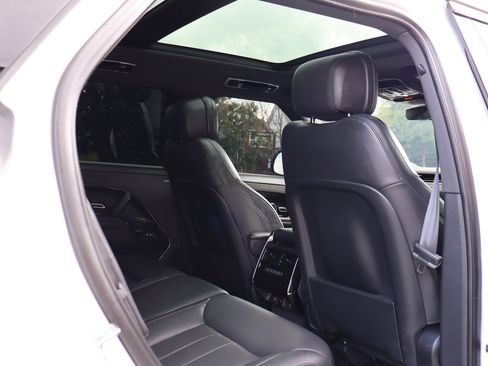 Used 2025 Land Rover Range Rover Sport SE AWD/4WD image 18